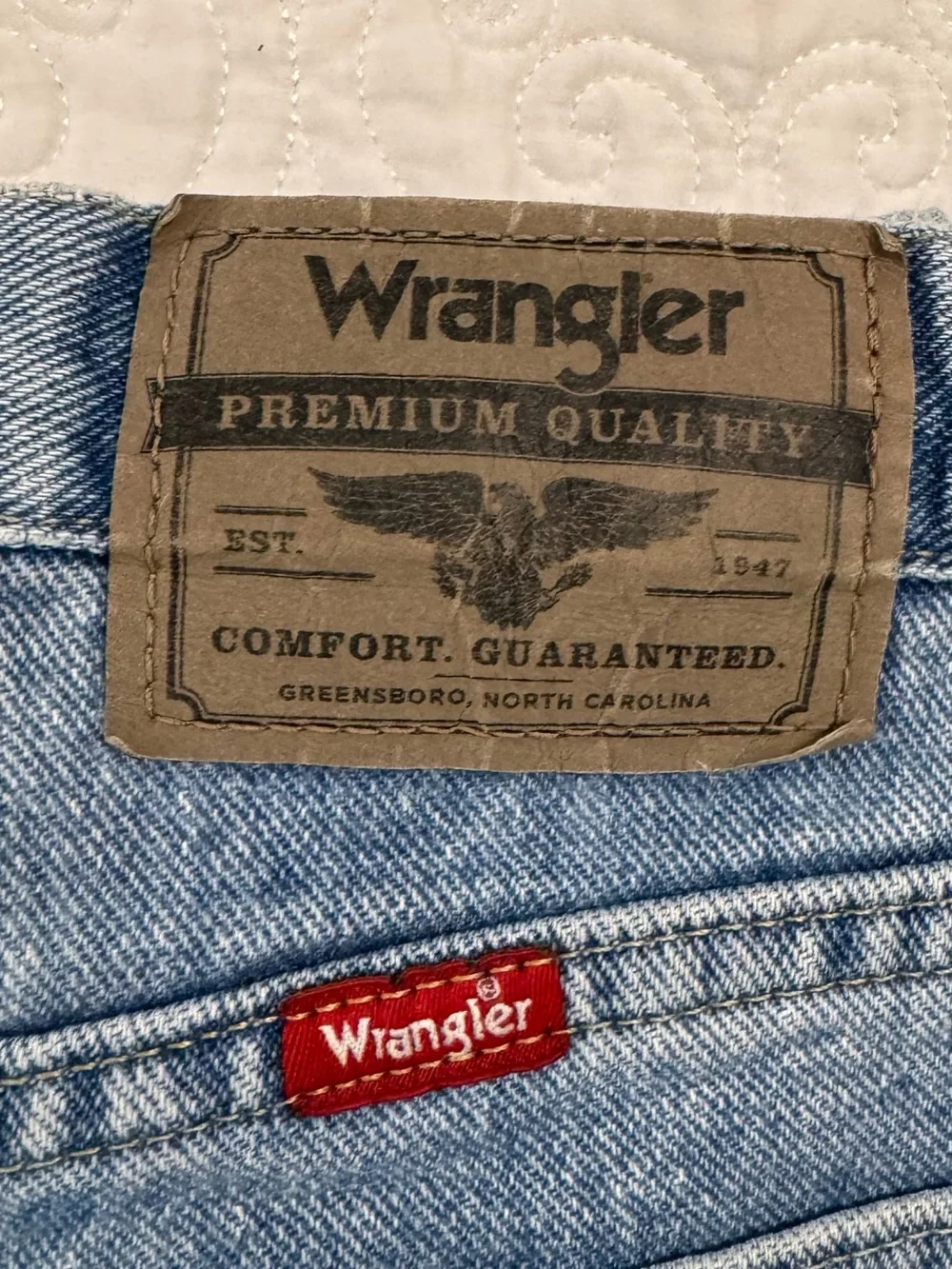Wrangler Relaxed Light Wash Denim Jeans Size 32x30
